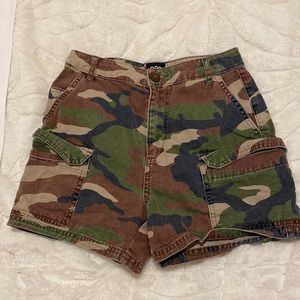 Urban Outfitters Cargo army print shorts